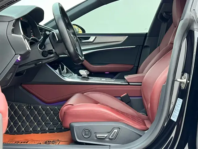 Audi A7L — Фото автомобиля 3