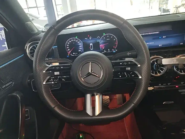 Mercedes-Benz A-Class — Фото автомобиля 10