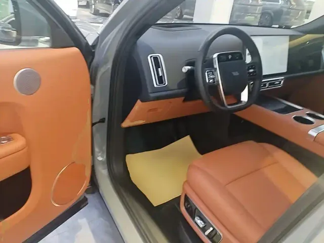 Li Auto L8 — Фото автомобиля 15