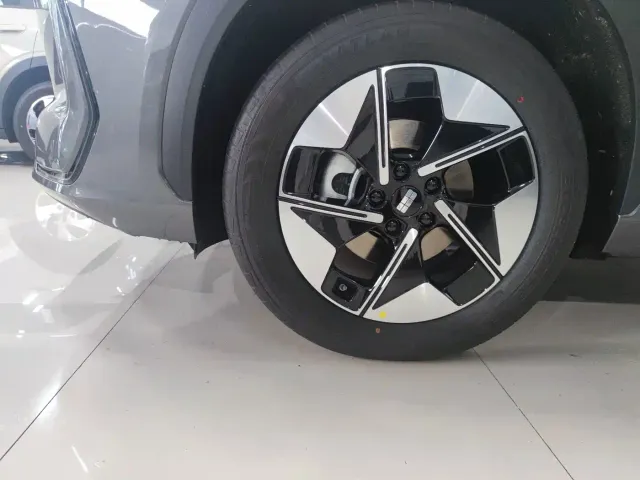 Geely Galaxy E5 — Фото автомобиля 5