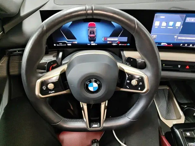 BMW 5 Series — Фото автомобиля 14
