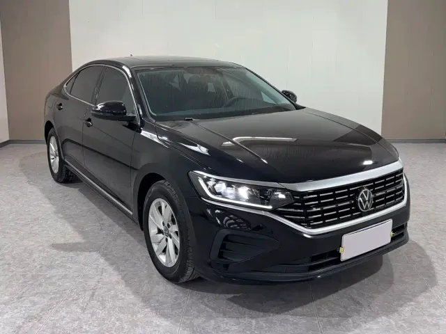 Volkswagen Passat — Фото автомобиля 2