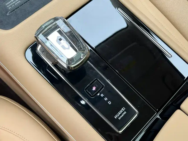 Aito M7 — Фото автомобиля 22