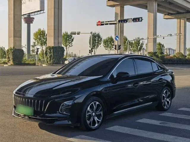 Фотография автомобиля — Hongqi E-QM5