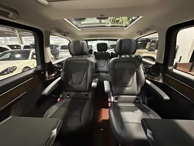 Mercedes-Benz V-Class — Фото автомобиля 14