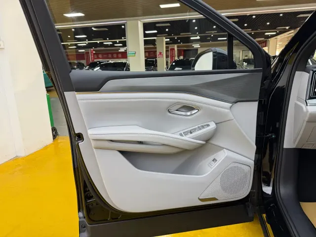 BYD Song Ultra — Фото автомобиля 3