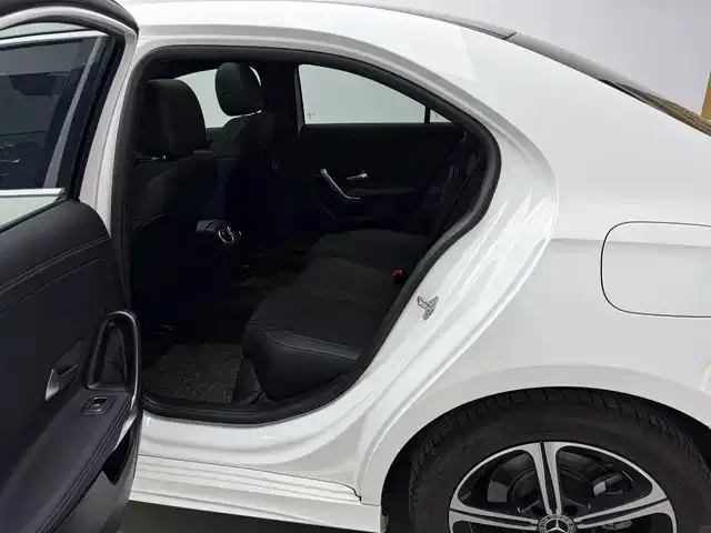 Mercedes-Benz A-Class — Фото автомобиля 10