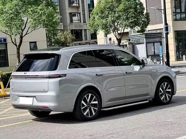 Li Auto L8 — Фото автомобиля 5