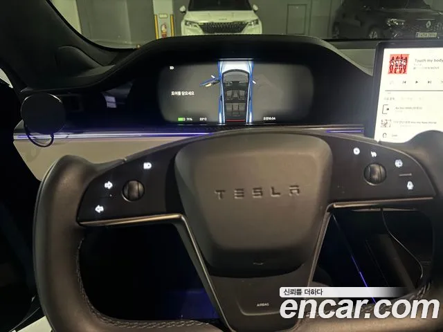 Tesla Model S — Фото автомобиля 5