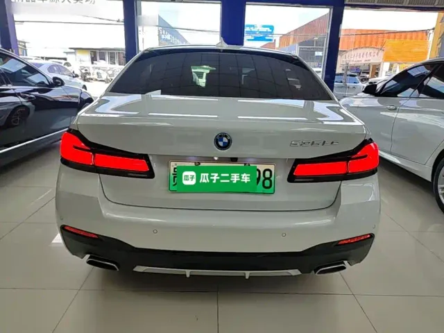 BMW 5 Series — Фото автомобиля 5
