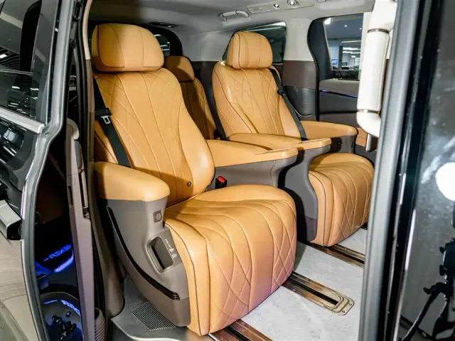 Denza D9 — Фото автомобиля 26