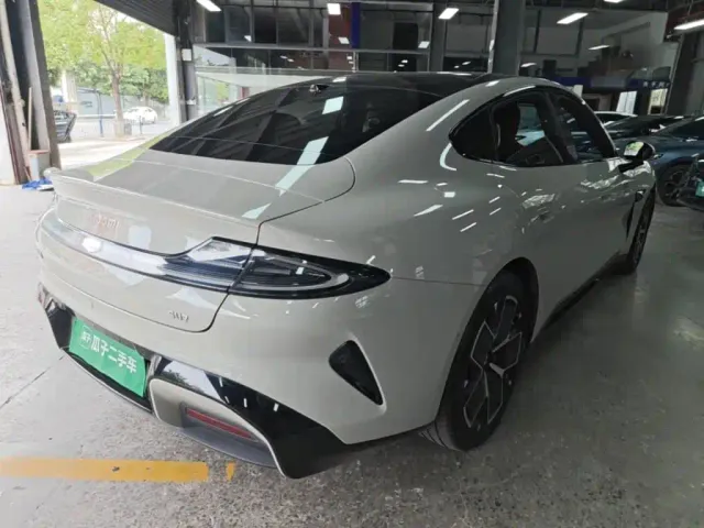 Xiaomi SU7 — Фото автомобиля 6