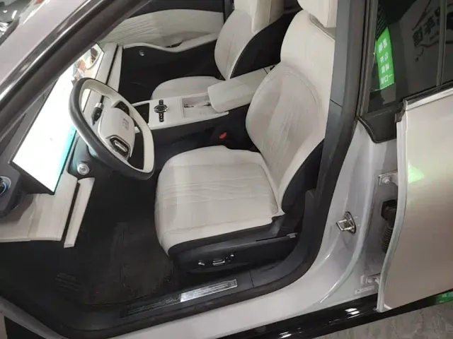 Geely Galaxy E8 — Фото автомобиля 14