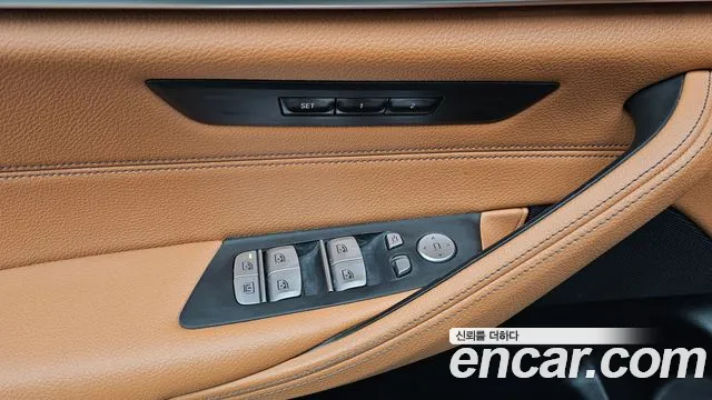 BMW 5 Series G30 — Фото автомобиля 27