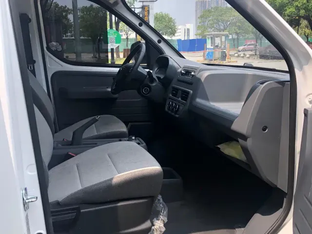 Wuling Motors Wuling Yangguang 2026 Model 330km Passenger Van Comfort Version — Фото автомобиля 7