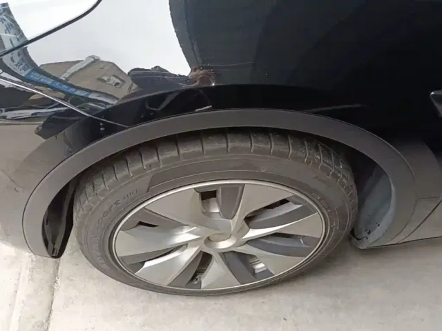Tesla Model Y — Фото автомобиля 22