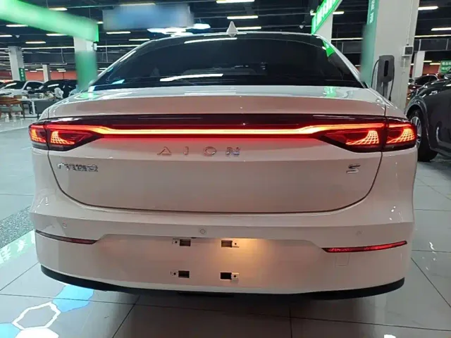 GAC Aion S — Фото автомобиля 5