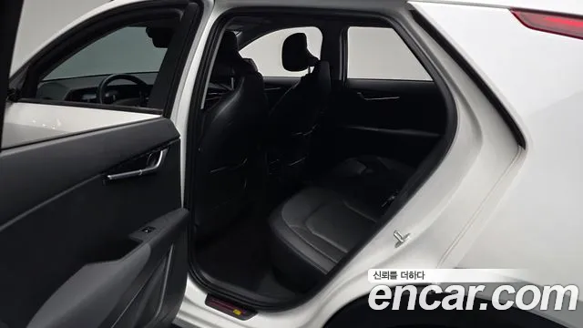Kia Niro — Фото автомобиля 24