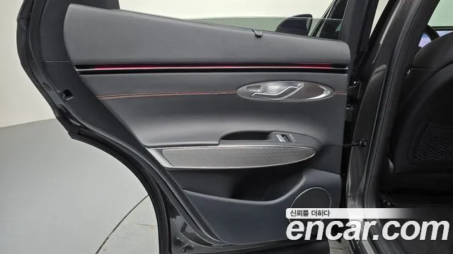 Genesis GV70 2.5T Бензин AWD — Фото автомобиля 21