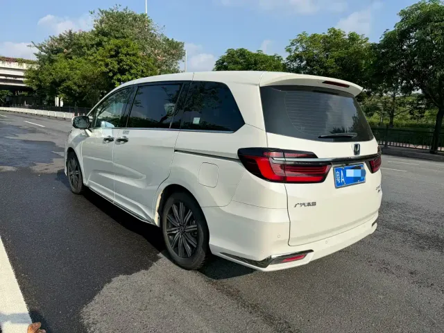 Honda Odyssey — Фото автомобиля 4