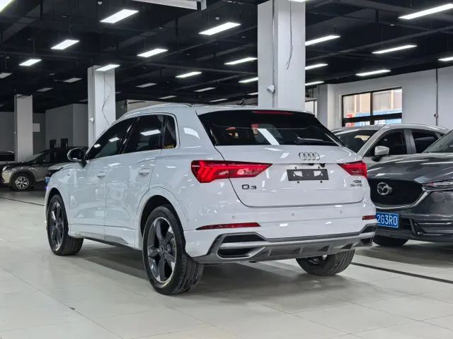 Audi Q3 — Фото автомобиля 24