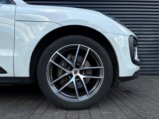 Porsche Macan — Фото автомобиля 3