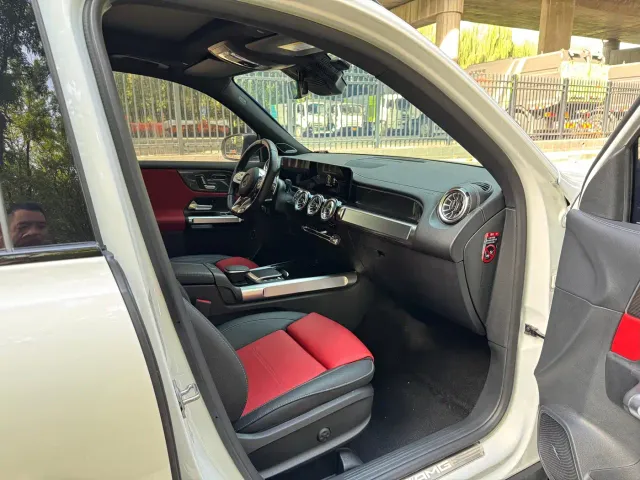 Mercedes-Benz GLB AMG — Фото автомобиля 16