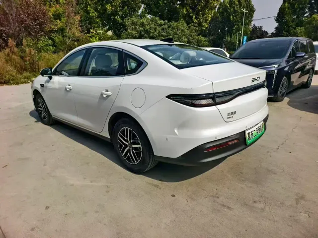 BYD Seal 05 DM-i — Фото автомобиля 4
