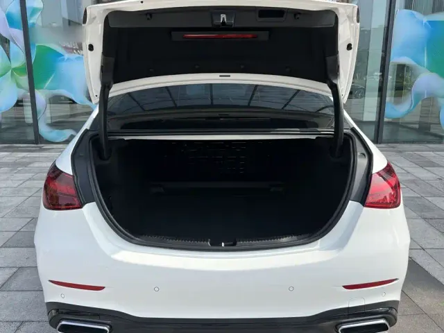 Mercedes-Benz C-Class — Фото автомобиля 3