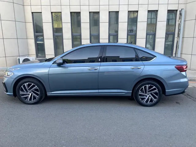 Volkswagen Lavida — Фото автомобиля 9