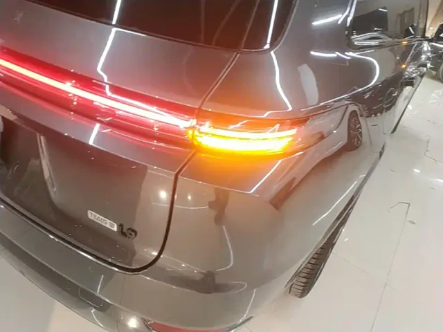 Li Auto L9 — Фото автомобиля 7