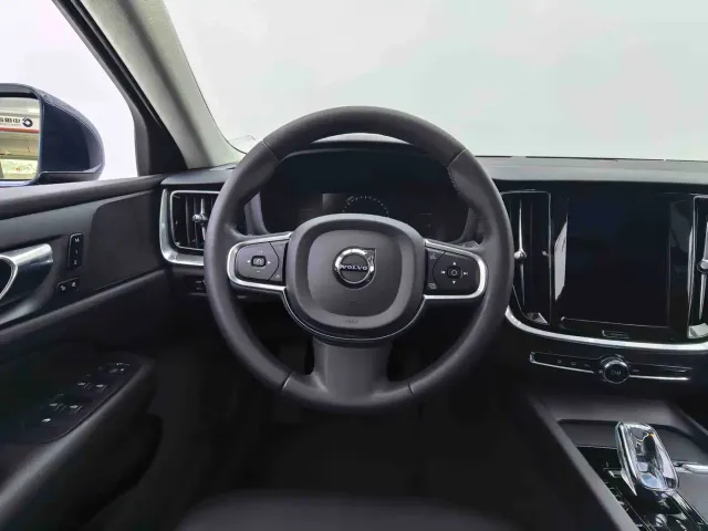 Volvo S60 — Фото автомобиля 11