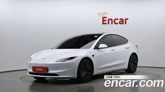Фотография автомобиля — Tesla Model 3