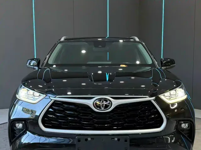 Toyota Highlander — Фото автомобиля 2
