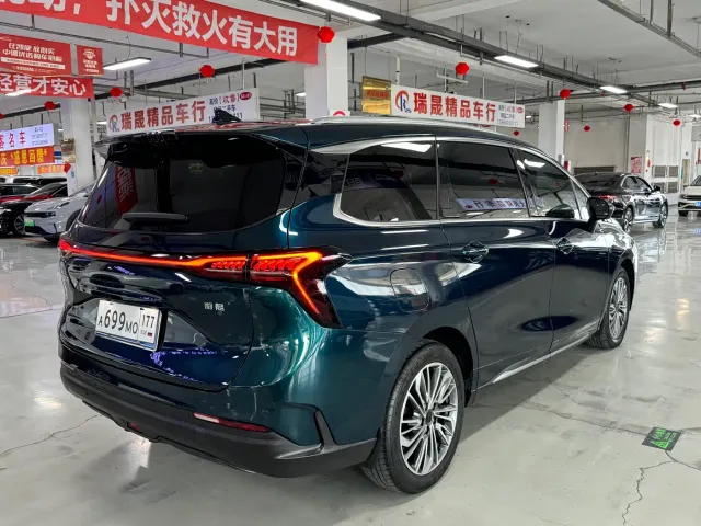 Dongfeng Fengxing Fengxing Yacht 2022 1.5T DCT Wave Chaser Edition — Фото автомобиля 7