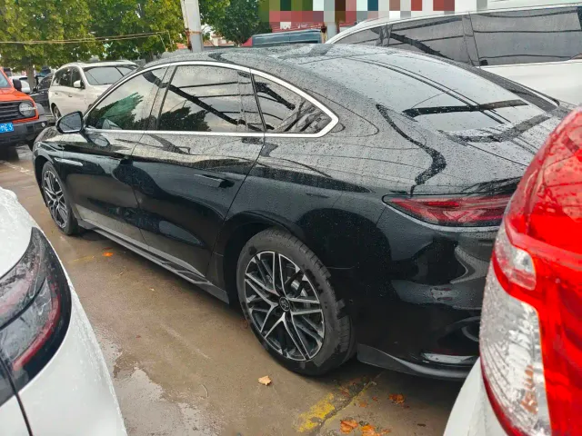 BYD Han — Фото автомобиля 9