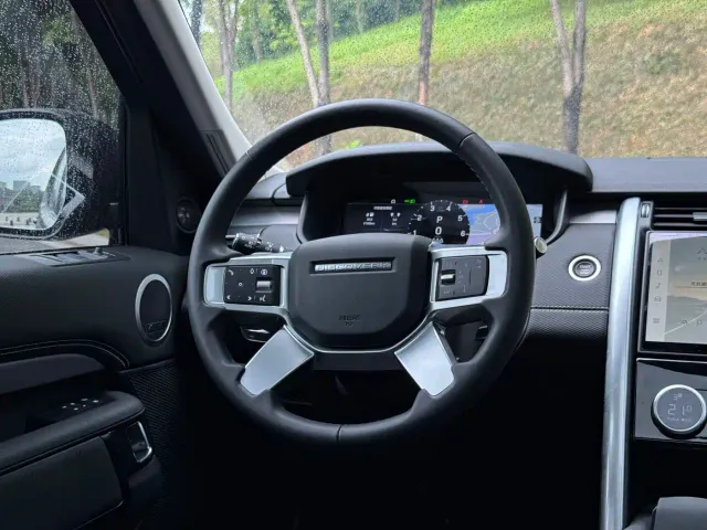 Land Rover Discovery — Фото автомобиля 7