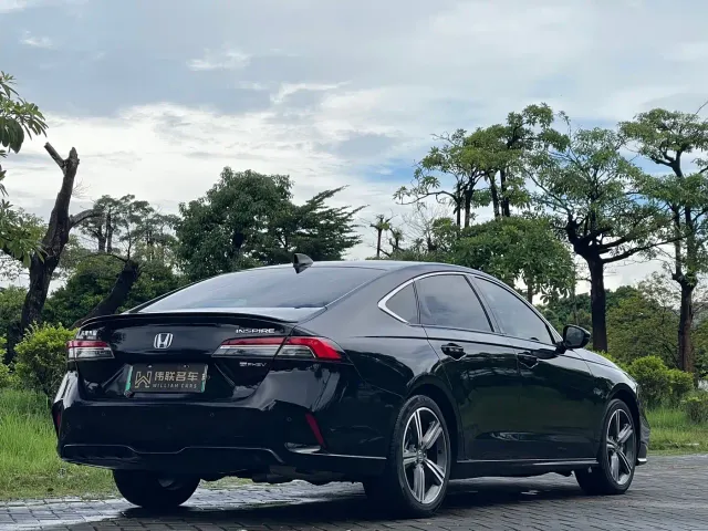 Honda Inspire Hybrid — Фото автомобиля 6