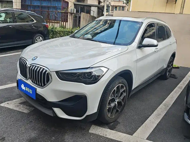 Фотография автомобиля — BMW X1