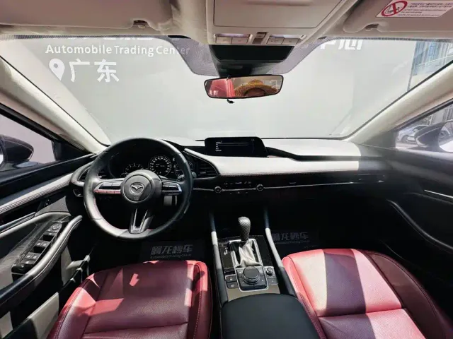 Mazda Axela — Фото автомобиля 6