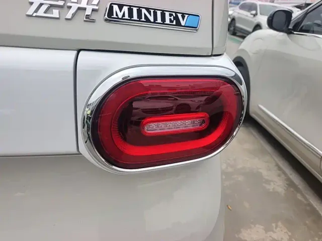 Wuling Hongguang Mini EV — Фото автомобиля 7