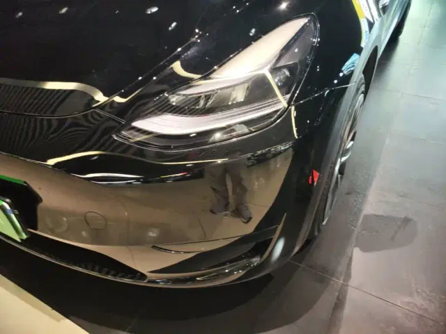 Tesla Model Y — Фото автомобиля 23