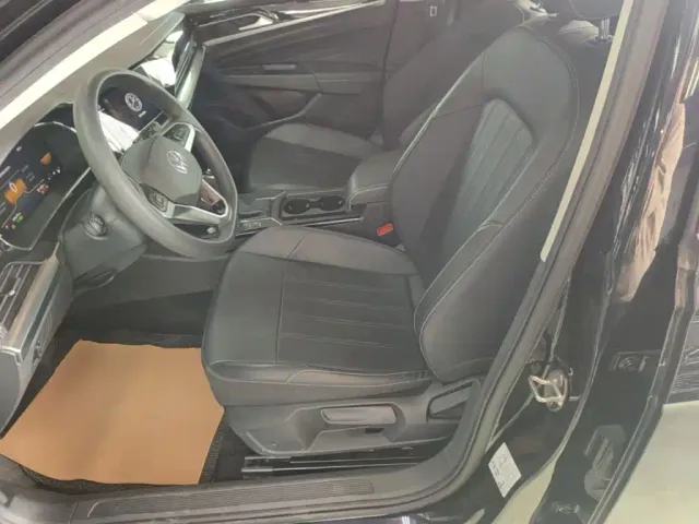 Volkswagen Passat — Фото автомобиля 14