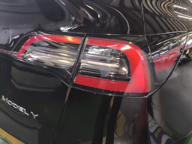 Tesla Model Y — Фото автомобиля 7