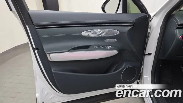 Genesis GV70 Electrified GV70 — Фото автомобиля 18