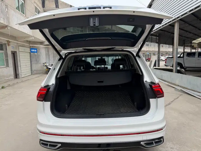 Volkswagen Tiguan L — Фото автомобиля 13
