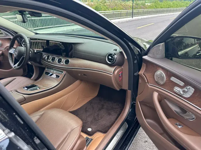 Mercedes-Benz E-Class — Фото автомобиля 9