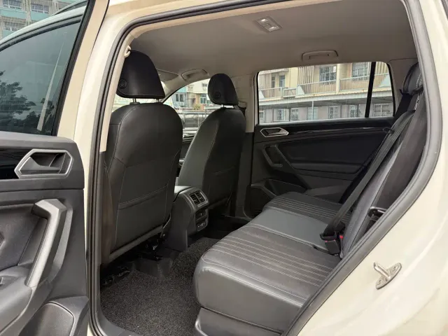 Volkswagen Tiguan L — Фото автомобиля 6