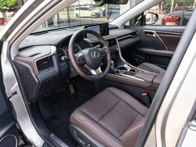Lexus RX — Фото автомобиля 9