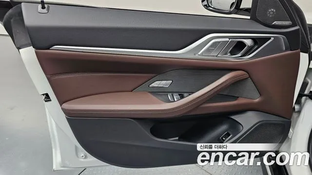BMW i4 — Фото автомобиля 21